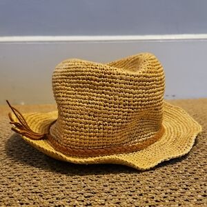 Treasure & Bond Woven Straw Fedora in Tan